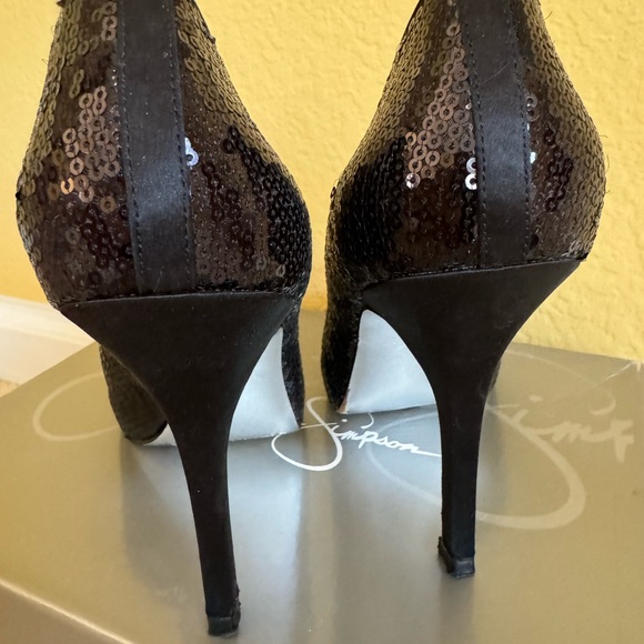 Jessica Simpson black sequin pumps. Size 7 - Picture 3 of 10
